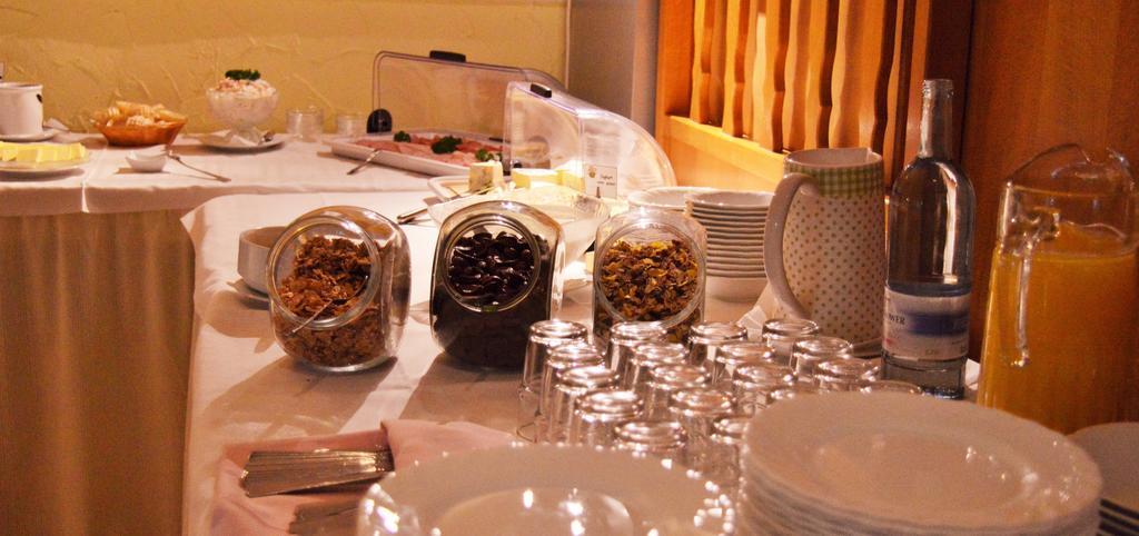 Kastanienhof Hotel Garni Zinnowitz Ngoại thất bức ảnh