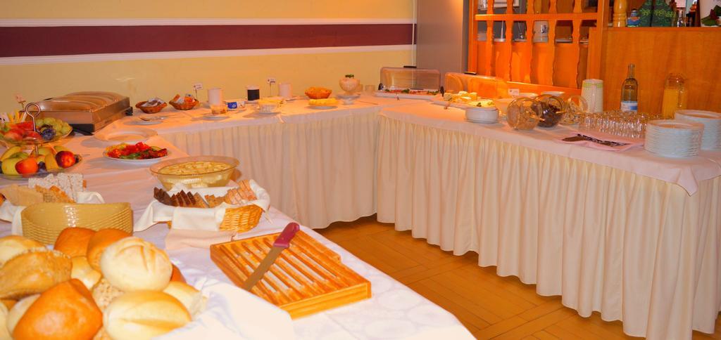 Kastanienhof Hotel Garni Zinnowitz Ngoại thất bức ảnh