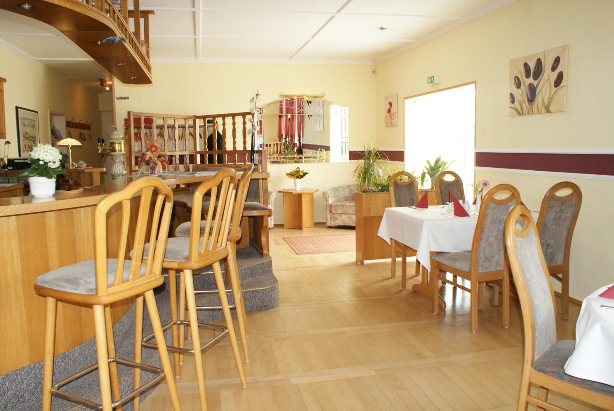 Kastanienhof Hotel Garni Zinnowitz Ngoại thất bức ảnh