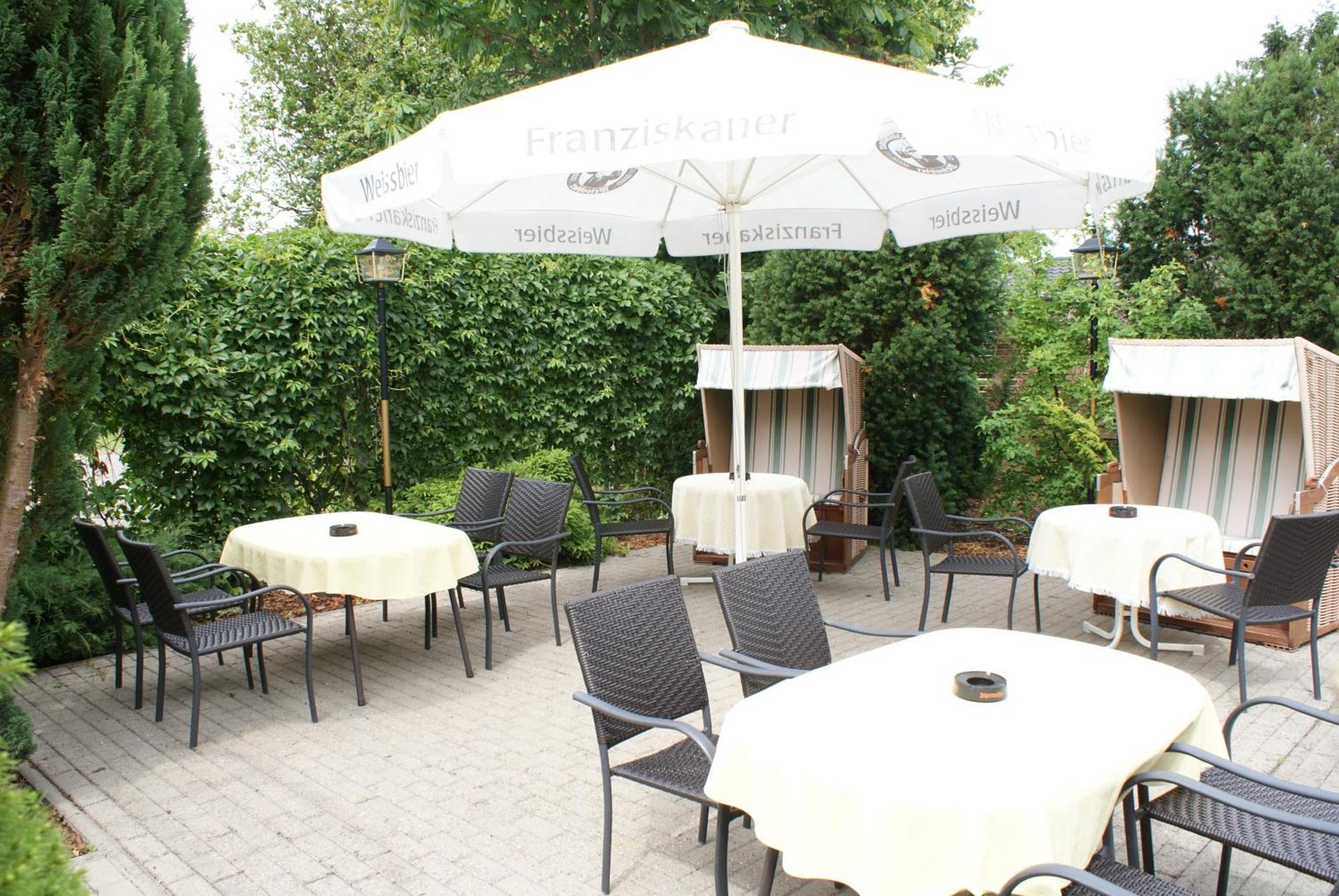 Kastanienhof Hotel Garni Zinnowitz Ngoại thất bức ảnh