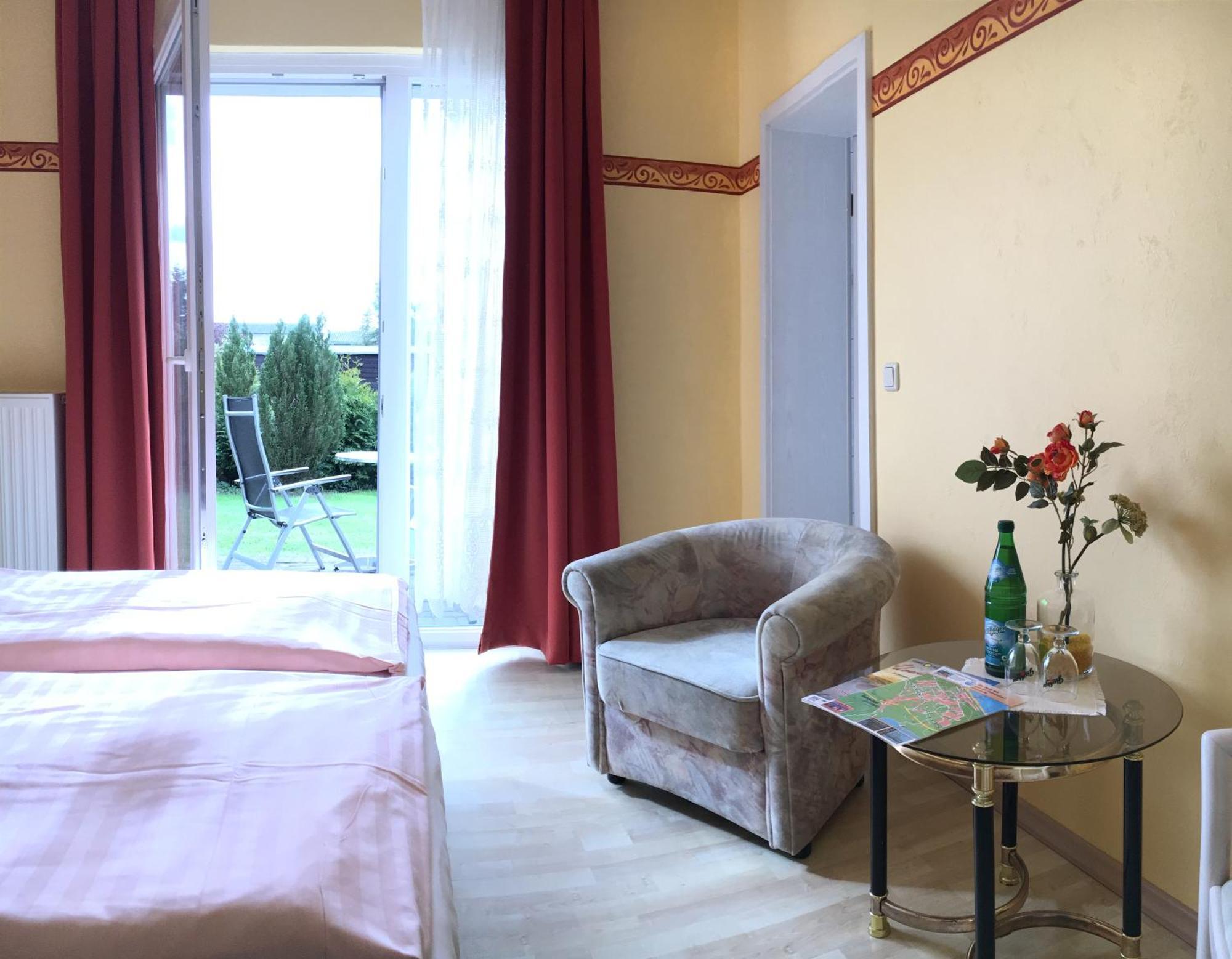 Kastanienhof Hotel Garni Zinnowitz Ngoại thất bức ảnh