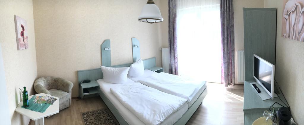 Kastanienhof Hotel Garni Zinnowitz Ngoại thất bức ảnh