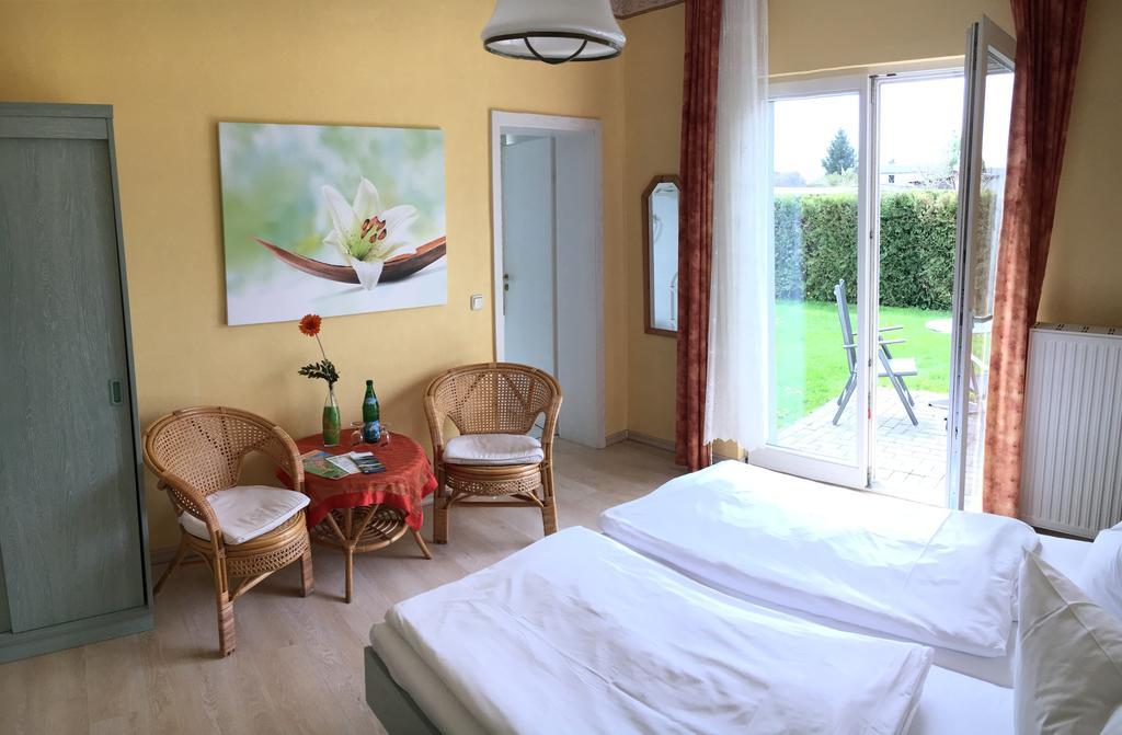 Kastanienhof Hotel Garni Zinnowitz Ngoại thất bức ảnh