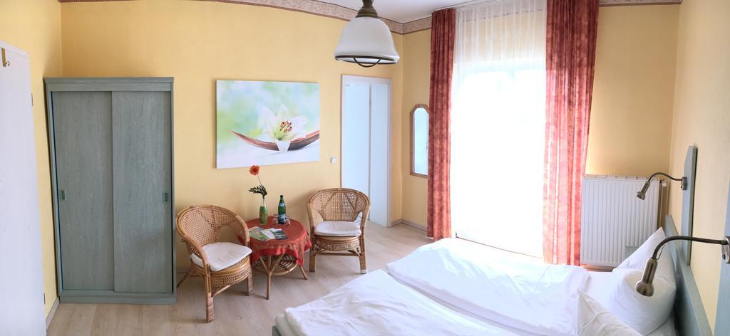Kastanienhof Hotel Garni Zinnowitz Ngoại thất bức ảnh