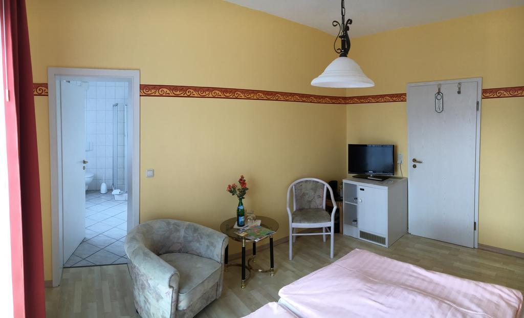 Kastanienhof Hotel Garni Zinnowitz Ngoại thất bức ảnh