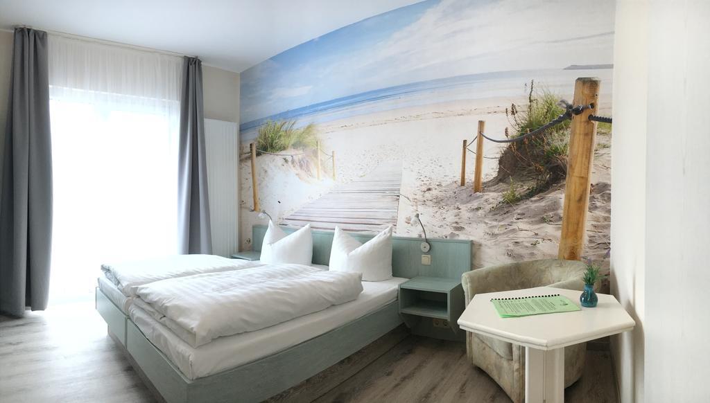 Kastanienhof Hotel Garni Zinnowitz Ngoại thất bức ảnh